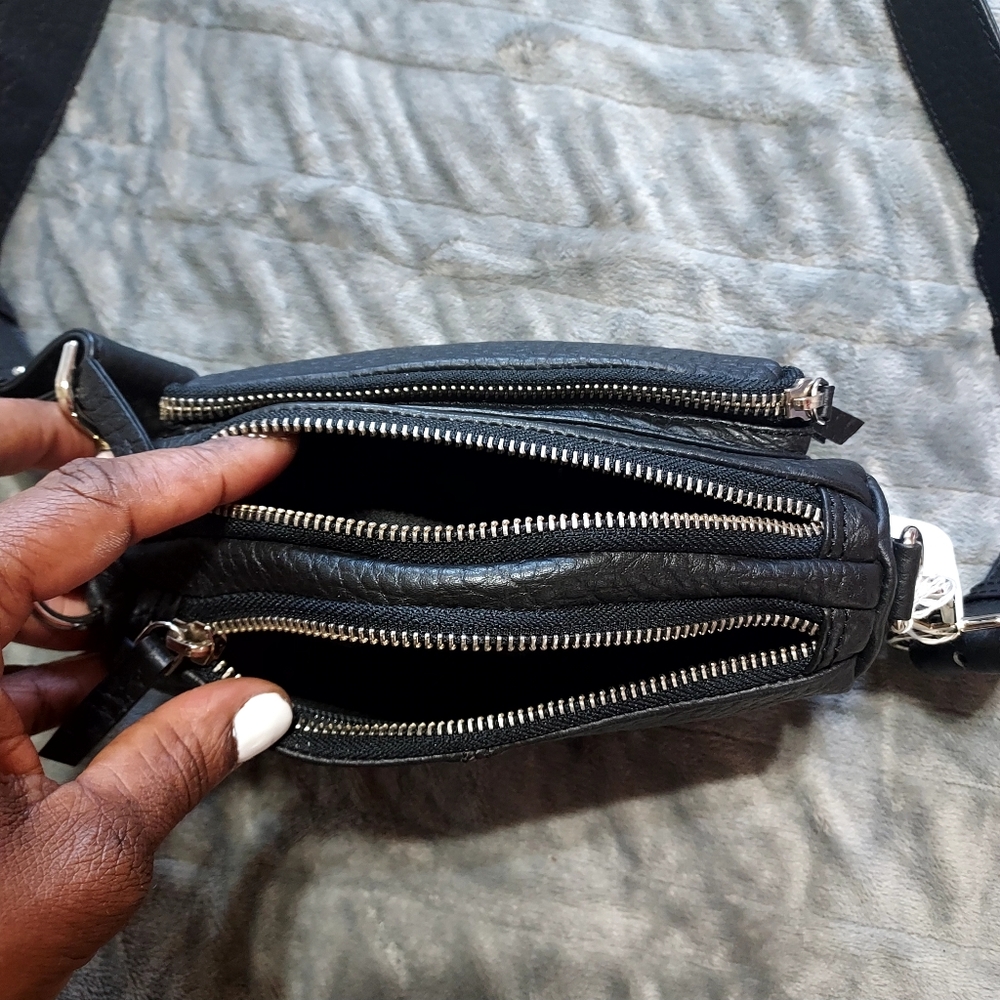 ASOS Black Leather Camera Crossbody Bag - Picture 2 of 13